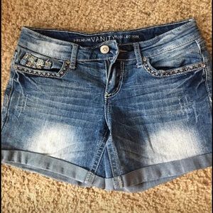 Vanity shorts size 28